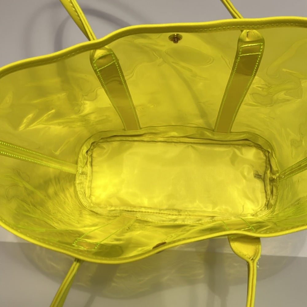 New! Bright Yellow Beach Bag - Picture 3 of 3